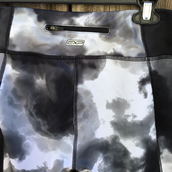Express tie dye cloud workout leggings - Picture 4 of 5